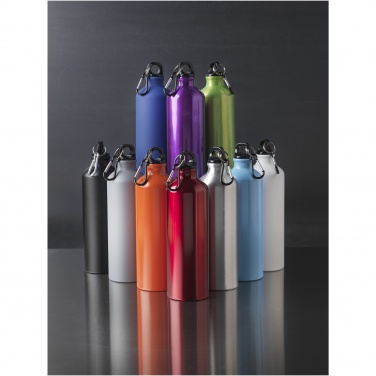 Logotrade Werbeartikel das Foto: Oregon 770 ml matte Sportflasche mit Karabinerhaken