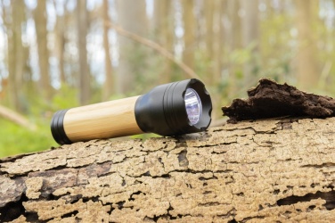 Logotrade werbemittel das Foto: Lucid 3W Taschenlampe aus RCS recycelt. Kunststoff & Bambus