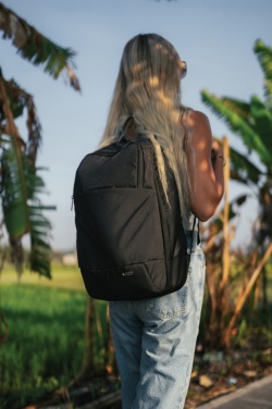 Logotrade Werbeartikel das Foto: Swiss Peak AWARE™ moderner 15,6" Laptop-Rucksack