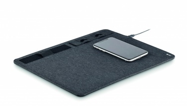 Logotrade werbemittel das Foto: RPET Mousepad 15W Ladesgerät