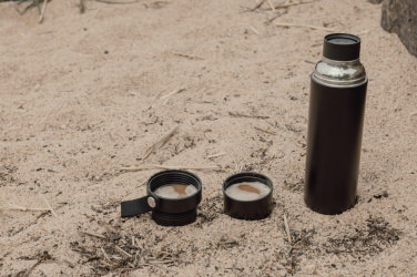 Logotrade Werbeartikel das Foto: VINGA Tono RCS Thermoskanne mit zwei Bechern, 750ml