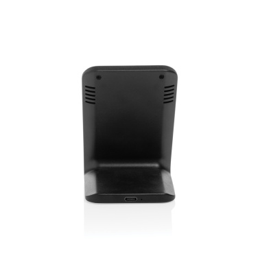Logotrade Werbeartikel das Foto: VoltPerch 15W magnetischer Wireless Charger aus RCS rec. ABS