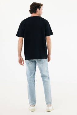 Logotrade Werbegeschenke das Foto: IQONIQ Nikko Heavyweight T-Shirt aus recycelter Baumwolle