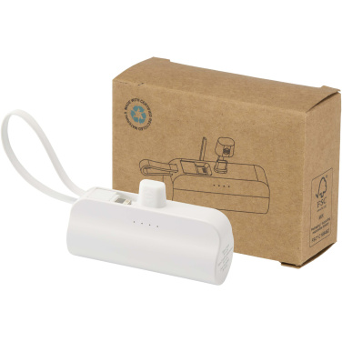 Logotrade Werbeartikel das Foto: Alnair 10 W 5000 mAh Typ C Powerbank aus recyceltem Kunststoff mit integriertem Klappständer und 2 in 1 Kabel