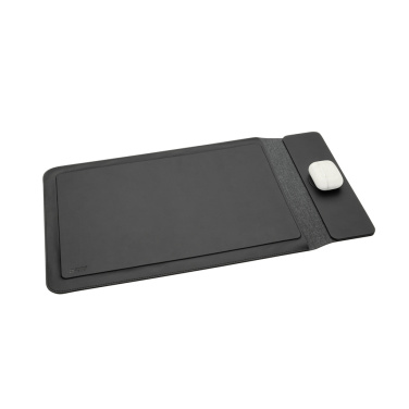Logotrade advertising product picture of: Swiss Peak 15W magnetic charging laptop sleeve 14-15,6"