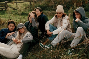 Logotrade meene foto: Iqoniq Meru naiste taaskasutatud polüestrist vest