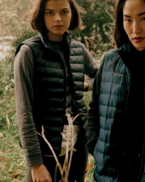 Logo trade reklaamkingi pilt: Iqoniq Meru naiste taaskasutatud polüestrist vest