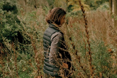 Logo trade meene pilt: Iqoniq Meru naiste taaskasutatud polüestrist vest