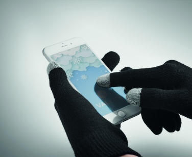 Logo trade ärikingituse pilt: Talvekomplekt taaskasutatud materjalist, kindad, müts ja sall