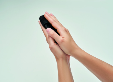 Logo trade ärikingid foto: Kätesoojendaja kootud polüestrist taskus