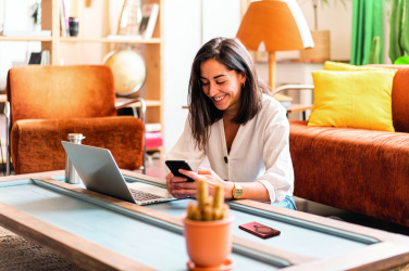 Logo trade reklaamkingitused foto: PAWTT juhtmeta laadija akupank