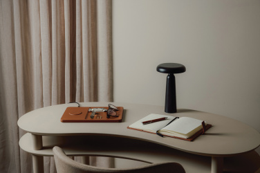 Logotrade firminės dovanos nuotrauka: VINGA Avery RCS stalinė lempa