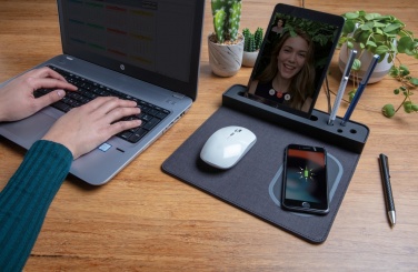 Logotrade Ideja dāvanas foto: Air peles paliktnis ar 5W bezvadu uzlādi un USB