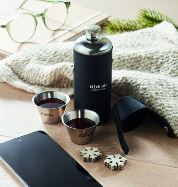 Лого трейд pекламные cувениры фото: Hip flask with shot cups