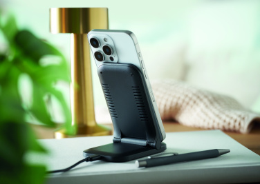 Логотрейд pекламные продукты картинка: Foldable wireless charger 15W
