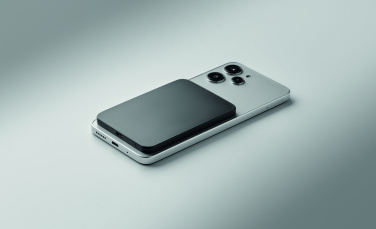 Лого трейд pекламные продукты фото: Slim magnetic power bank 20W