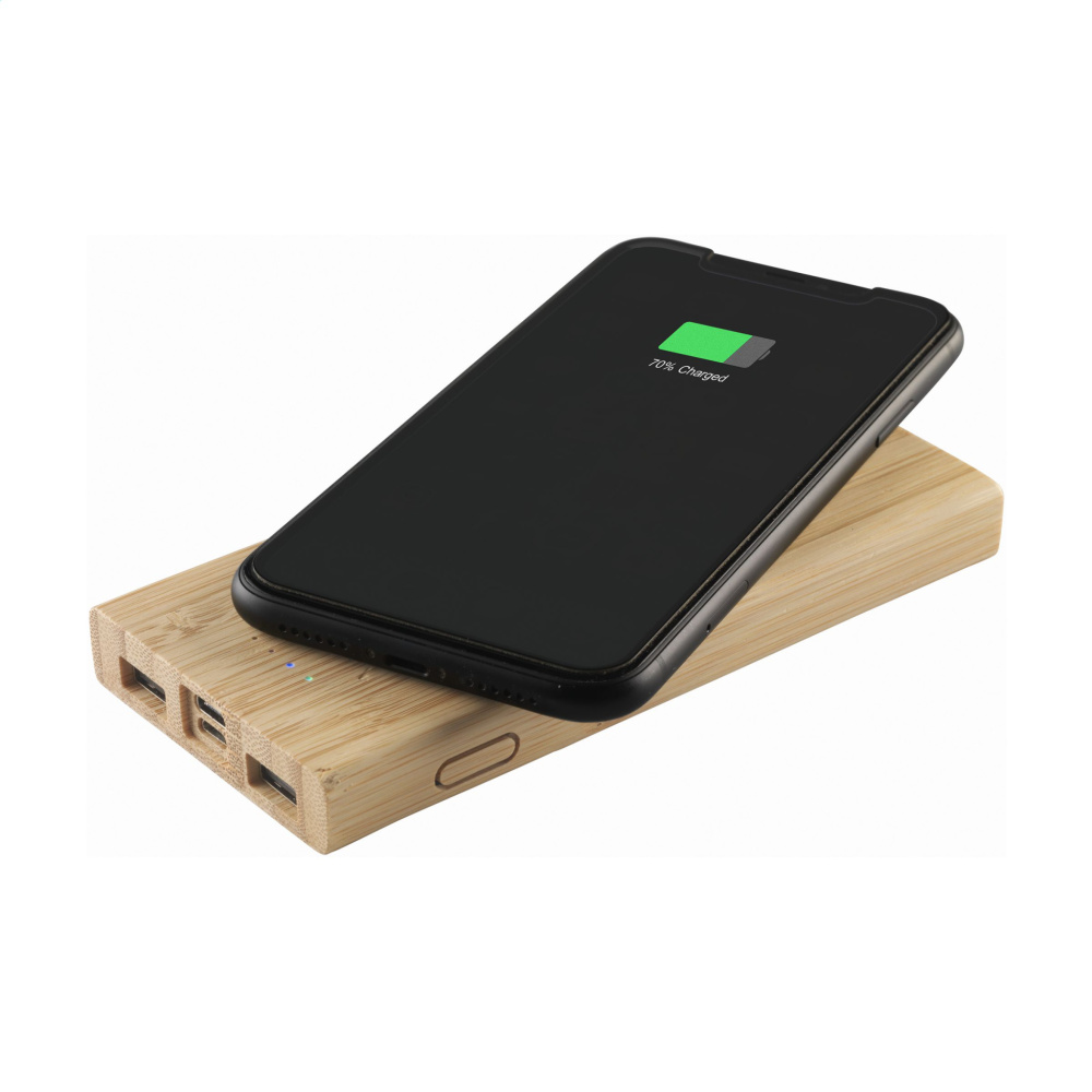 Logotrade profilprodukter bild: Bamboo 8000 trådlös Powerbank trådlös laddare