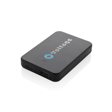 Logotrade presentreklam bild: Boostcore RCS powerbank i återvunnen plast 5.000mAh med USB