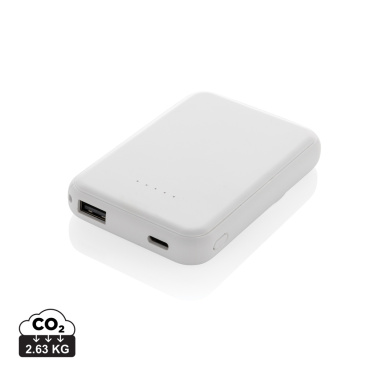 Logotrade profilprodukter bild: Stellar RCS återvunnen plast 5000 mah 5W magnetisk powerbank