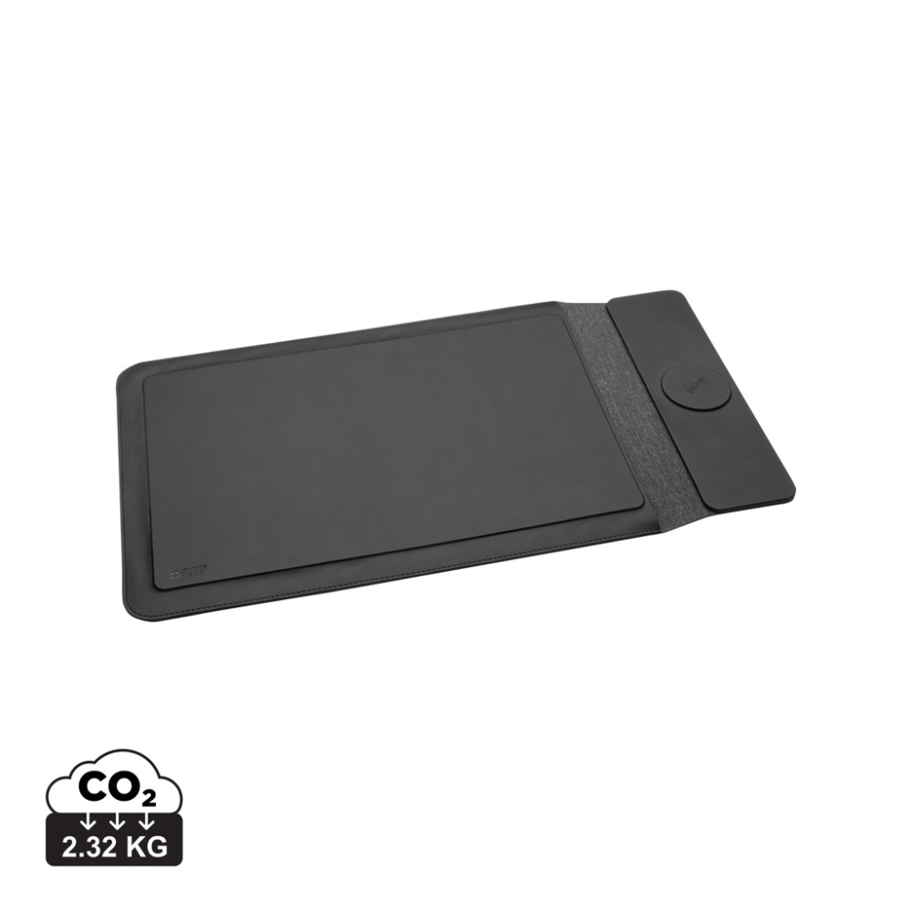 Logotrade reklamprodukter bild: Swiss Peak 15W magnetiskt laddningsfodral för laptop 14-15,6