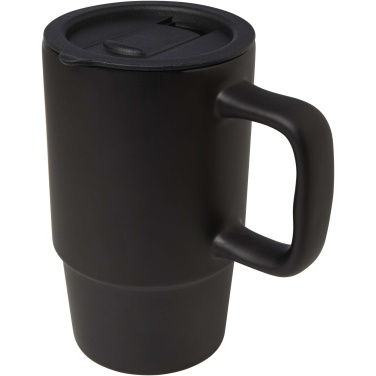 Logotrade kampanjprodukter bild: Carter 450 ml keramisk mugg med plastlock